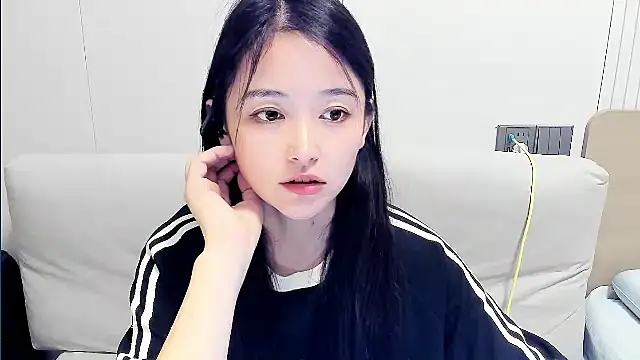 Snapshot of CN-Babycat chatting on 10/03/25, 04:58 CN-Babycat online show from 10/03/25, 04:58