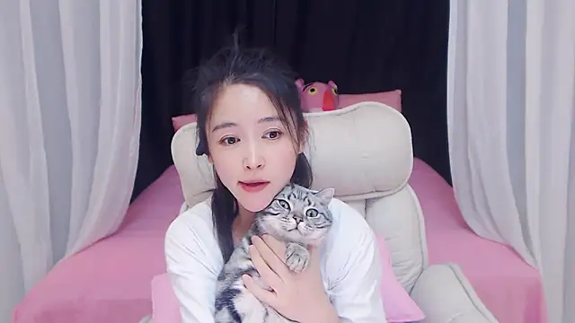 Snapshot of CN-Babycat chatting on 11/12/25, 02:21 CN-Babycat online show from 11/12/25, 02:21