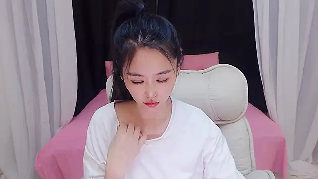 Snapshot of CN-Babycat chatting on 11/12/25, 02:15 CN-Babycat online show from 11/12/25, 02:15