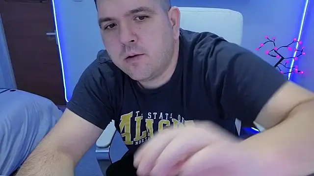 Snapshot of JasonJacks chatting on 10/09/25, 03:18 JasonJacks online show from 10/09/25, 03:18