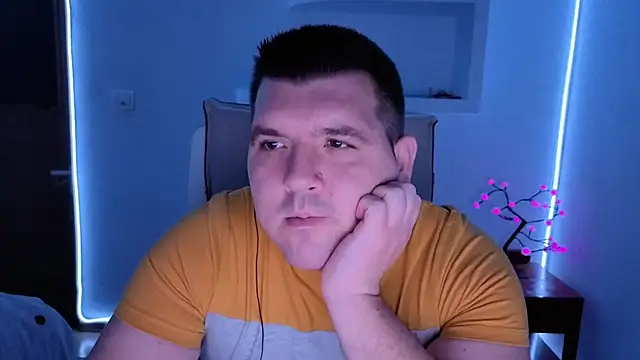 Snapshot of JasonJacks chatting on 10/19/25, 12:57 JasonJacks online show from 10/19/25, 12:57