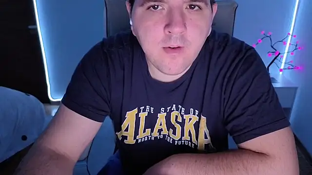 Snapshot of JasonJacks chatting on 11/09/25, 02:48 JasonJacks online show from 11/09/25, 02:48