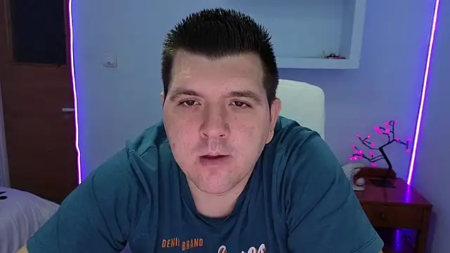 Snapshot of JasonJacks chatting on 10/05/25, 05:53 JasonJacks online show from 10/05/25, 05:53