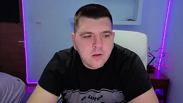 Snapshot of JasonJacks chatting on 10/11/25, 03:29 JasonJacks online show from 10/11/25, 03:29