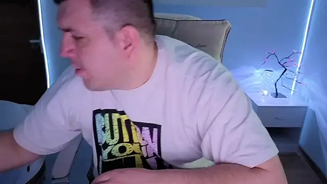 Snapshot of JasonJacks chatting on 05/21/26, 04:32 JasonJacks online show from 05/21/26, 04:32