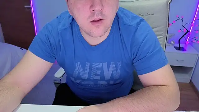 Snapshot of JasonJacks chatting on 10/28/25, 04:35 JasonJacks online show from 10/28/25, 04:35