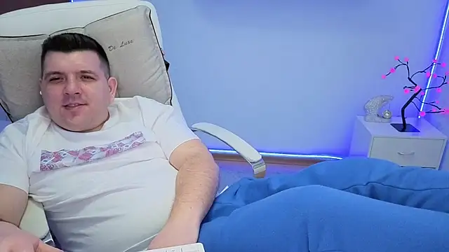 Snapshot of JasonJacks chatting on 11/17/25, 05:50 JasonJacks online show from 11/17/25, 05:50