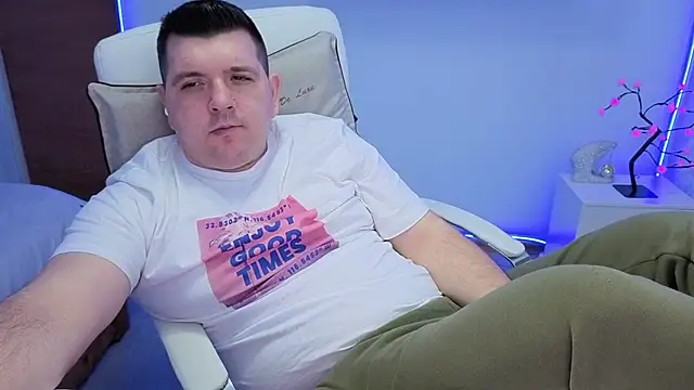 Snapshot of JasonJacks chatting on 11/20/25, 04:02 JasonJacks online show from 11/20/25, 04:02