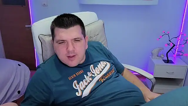 Snapshot of JasonJacks chatting on 10/25/25, 05:02 JasonJacks online show from 10/25/25, 05:02