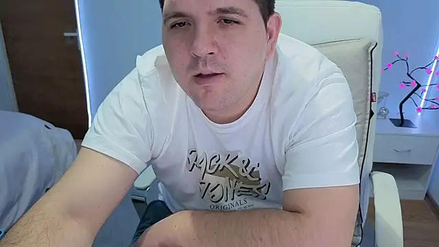 Snapshot of JasonJacks chatting on 11/03/25, 03:45 JasonJacks online show from 11/03/25, 03:45