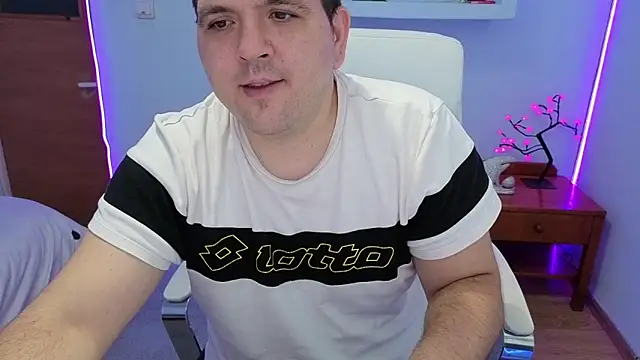 Snapshot of JasonJacks chatting on 10/04/25, 02:29 JasonJacks online show from 10/04/25, 02:29