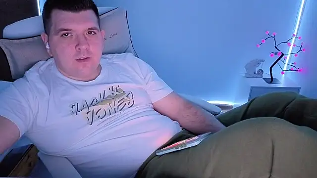 Snapshot of JasonJacks chatting on 12/19/25, 03:54 JasonJacks online show from 12/19/25, 03:54