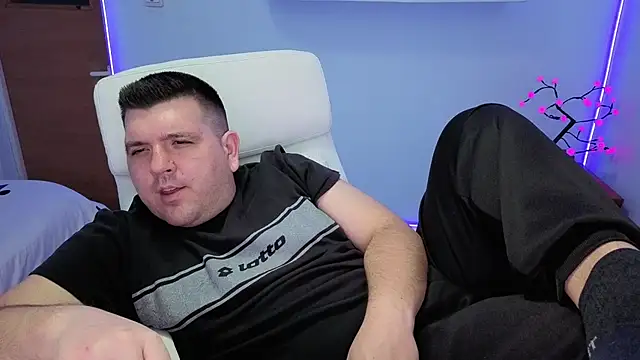 Snapshot of JasonJacks chatting on 10/11/25, 03:35 JasonJacks online show from 10/11/25, 03:35