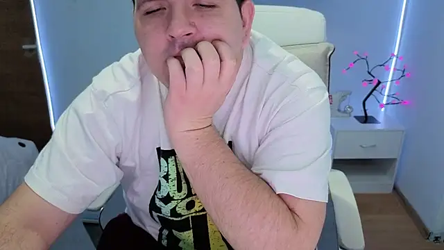 Snapshot of JasonJacks chatting on 11/07/25, 03:55 JasonJacks online show from 11/07/25, 03:55