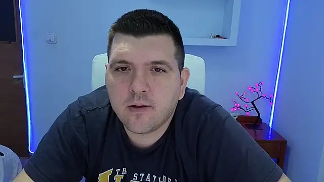 Snapshot of JasonJacks chatting on 09/18/25, 04:15 JasonJacks online show from 09/18/25, 04:15