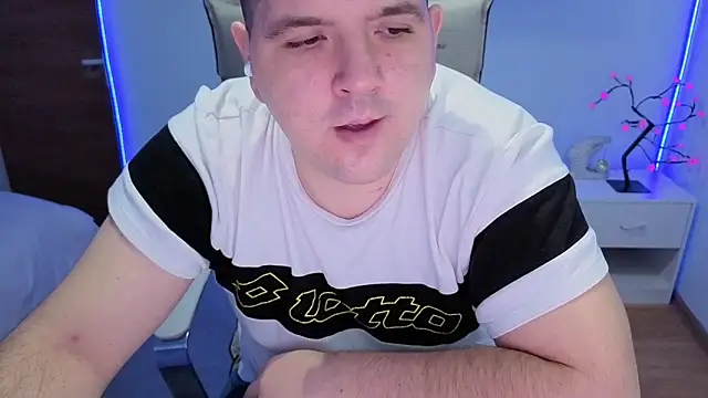 Snapshot of JasonJacks chatting on 12/15/25, 05:35 JasonJacks online show from 12/15/25, 05:35