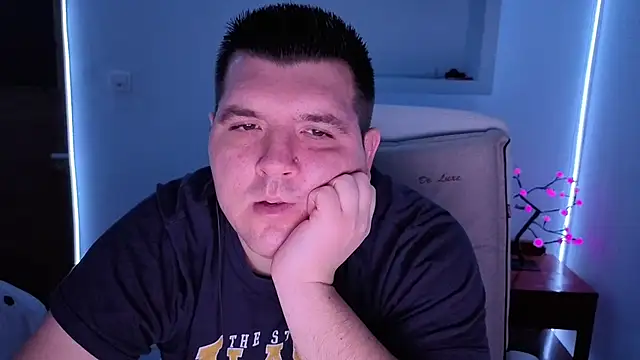 Snapshot of JasonJacks chatting on 10/23/25, 03:27 JasonJacks online show from 10/23/25, 03:27