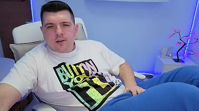 Snapshot of JasonJacks chatting on 11/18/25, 06:06 JasonJacks online show from 11/18/25, 06:06