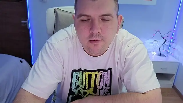 Snapshot of JasonJacks chatting on 06/14/26, 04:14 JasonJacks online show from 06/14/26, 04:14