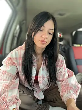 JulliaVegas online show from 06/18/26, 02:32