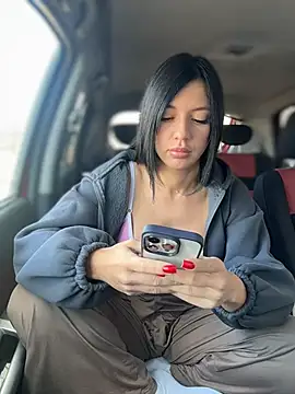 JulliaVegas online show from 05/04/26, 02:04