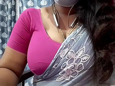 Snapshot of Tamilsathya2024 chatting on 03/14/25, 05:24 Tamilsathya2024 online show from 03/14/25, 05:24