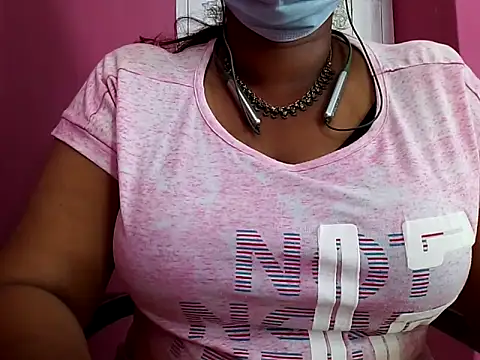 Snapshot of Tamilsathya2024 chatting on 02/13/25, 06:41 Tamilsathya2024 online show from 02/13/25, 06:41