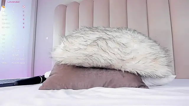 CharlotteDupontt online show from 11/18/25, 02:53