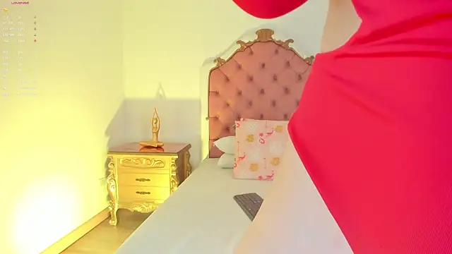 rebeca watsson online show from 12/04/25, 12:48