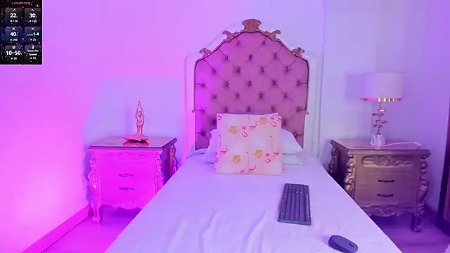 rebeca watsson online show from 12/03/25, 12:26