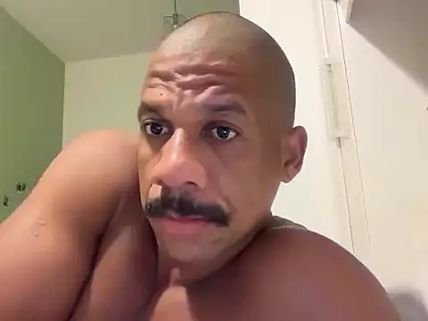 VHugoE online show from 04/24/26, 06:04