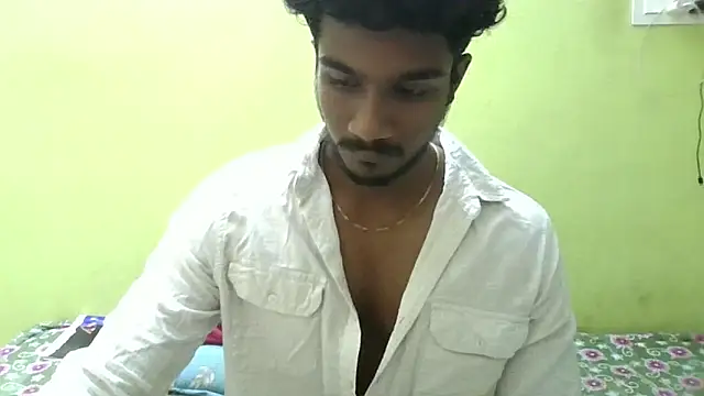 Snapshot of freaok_t chatting on 11/08/25, 05:33 freaok t online show from 11/08/25, 05:33