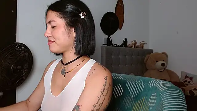 Sexy Lia  online show from 04/06/26, 01:45