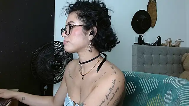 Sexy Lia  online show from 04/04/26, 04:19
