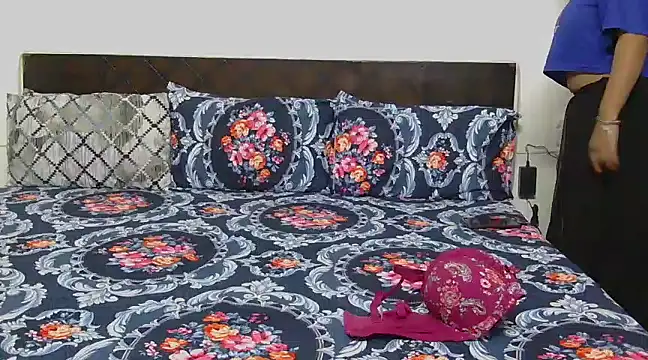 Snapshot of chavi_12 chatting on 03/12/25, 09:23 chavi 12 online show from 03/12/25, 09:23