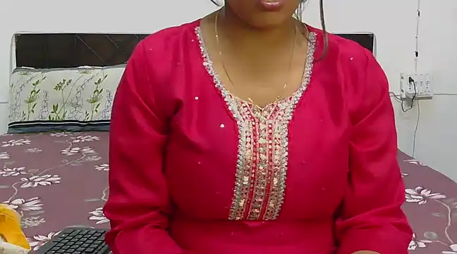 Snapshot of chavi_12 chatting on 03/01/25, 04:11 chavi 12 online show from 03/01/25, 04:11