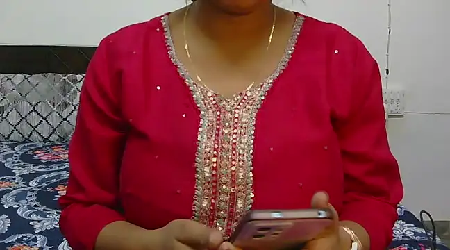 Snapshot of chavi_12 chatting on 03/15/25, 05:04 chavi 12 online show from 03/15/25, 05:04