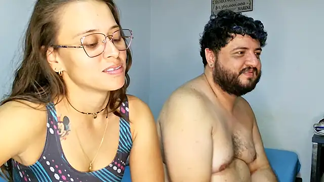 Snapshot of Paloma_Desire chatting on 12/17/24, 04:00 Paloma Desire online show from 12/17/24, 04:00