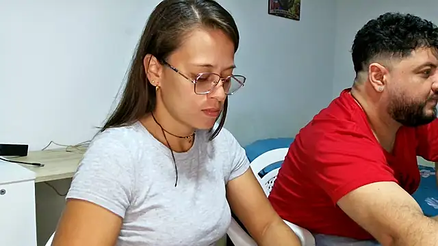 Snapshot of Paloma_Desire chatting on 12/30/24, 03:45 Paloma Desire online show from 12/30/24, 03:45