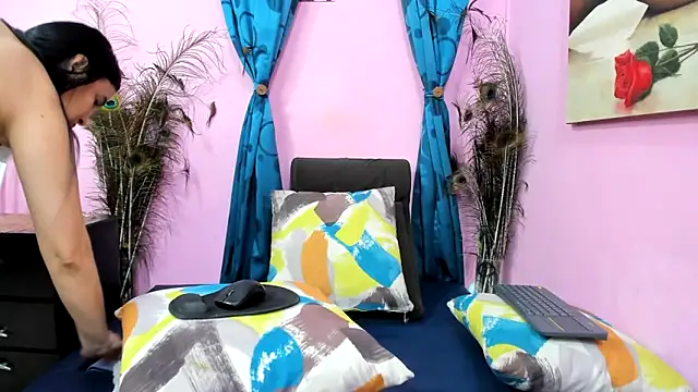 miss--flora online show from 02/20/26, 08:33