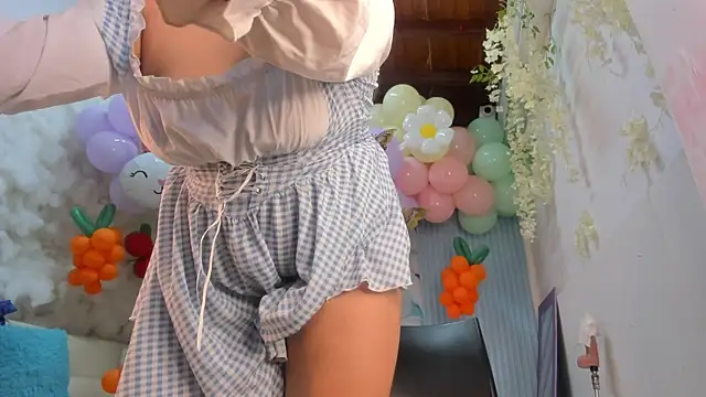 Danniela18  online show from 03/31/26, 01:24