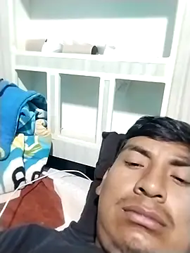 Snapshot of Ruizito27e chatting on 10/12/25, 10:11 Ruizito27e online show from 10/12/25, 10:11