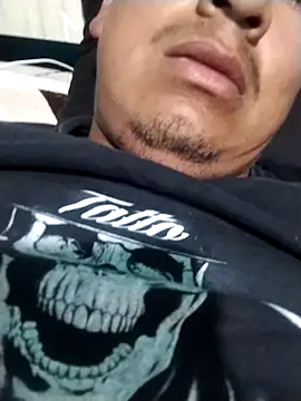 Snapshot of Ruizito27e chatting on 10/11/25, 02:12 Ruizito27e online show from 10/11/25, 02:12