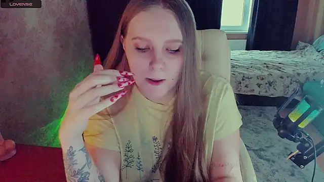 Alice Dreamgirl  online show from 02/08/25, 12:17