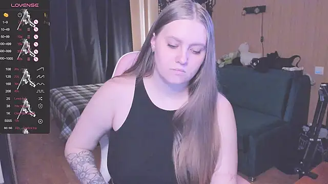 Alice Dreamgirl  online show from 10/17/25, 11:56