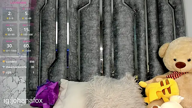 johanafox  online show from 12/18/24, 11:51