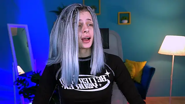 Snapshot of JadeCastle_ chatting on 11/05/25, 03:42 JadeCastle online show from 11/05/25, 03:42