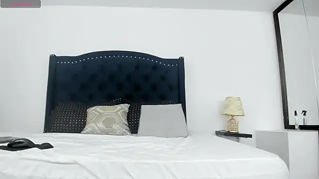 Snapshot of hotmature1 chatting on 11/12/25, 11:47 hotmature1 online show from 11/12/25, 11:47