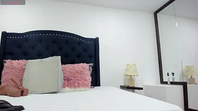 Snapshot of hotmature1 chatting on 11/05/25, 10:40 hotmature1 online show from 11/05/25, 10:40