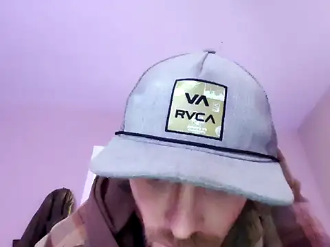 Snapshot of Huntzg23 chatting on 11/30/25, 11:33 Huntzg23 online show from 11/30/25, 11:33